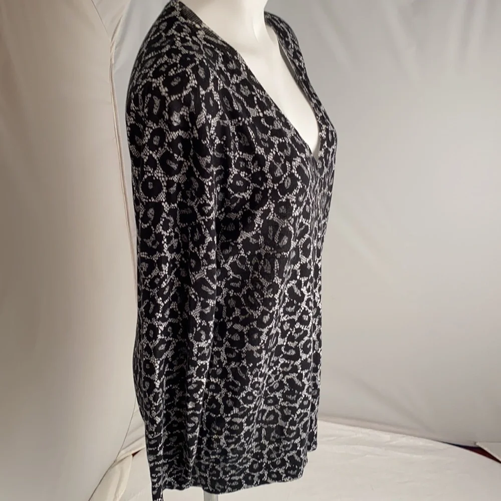 MICHAEL Michael Kors leopard print v-neck sweater
